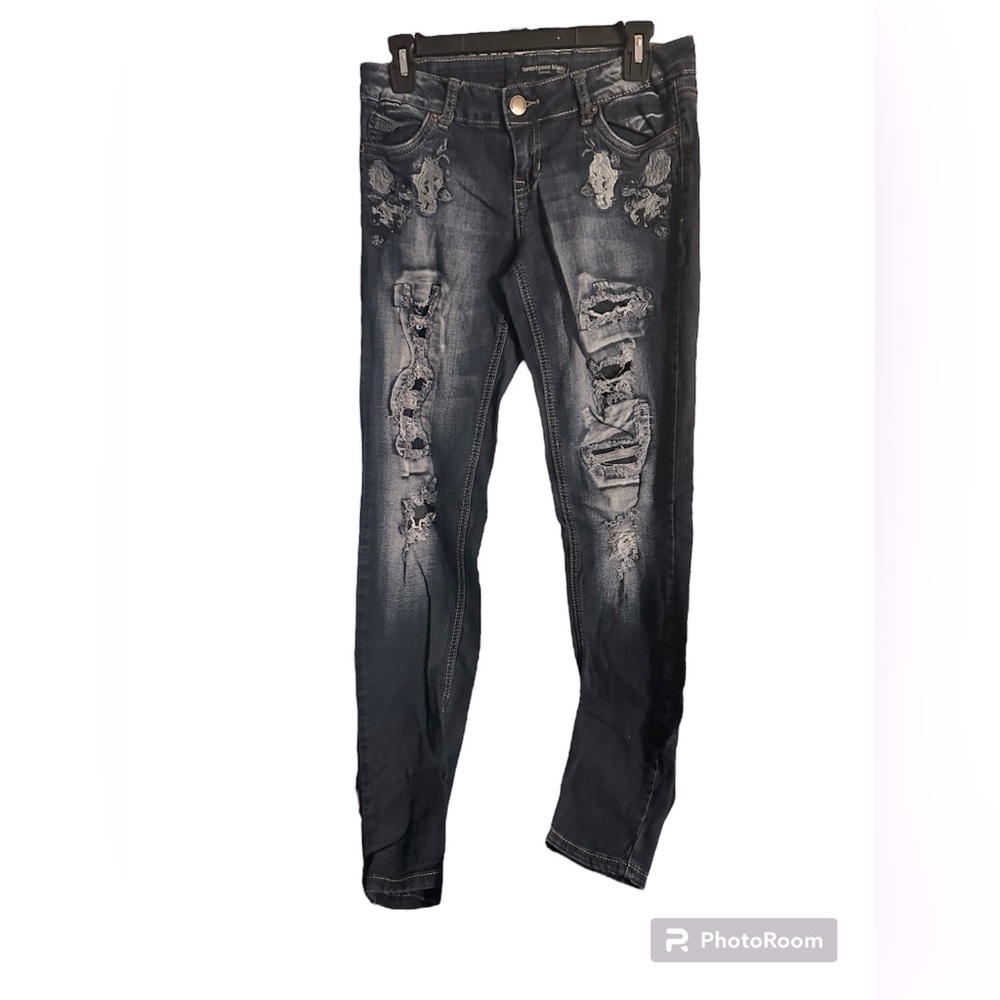 Twenty one black jeans Dark Blue color has flowers embossed distressed Sz 7/8R